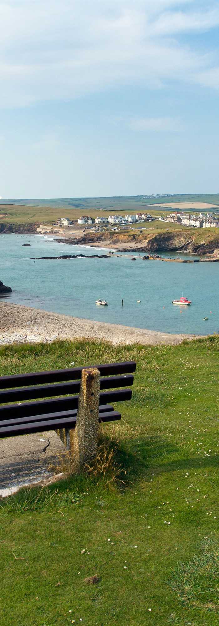 80+ campsites near Bude Beach, Cornwall