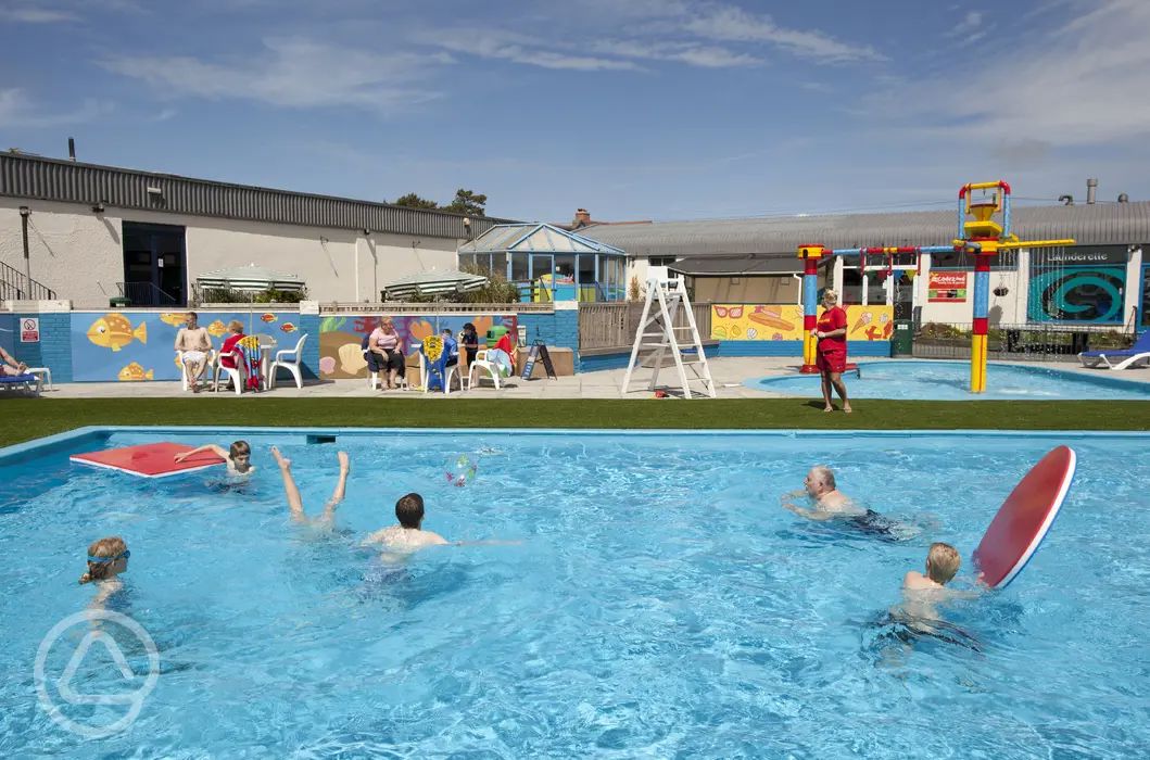 35+ campsites with swimming pools in Cornwall
