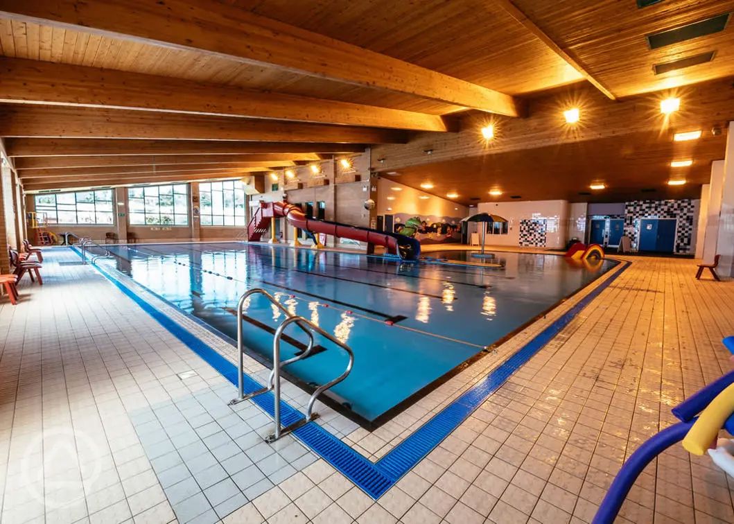 Campsites with swimming pools in Wales