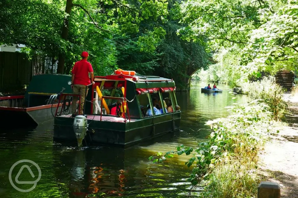 basingstoke canal boat trips mytchett