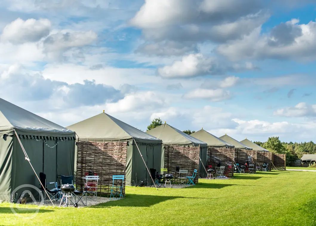 Glamping with hot tubs in the Cotswolds