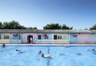 Campsites with swimming pools onsite 