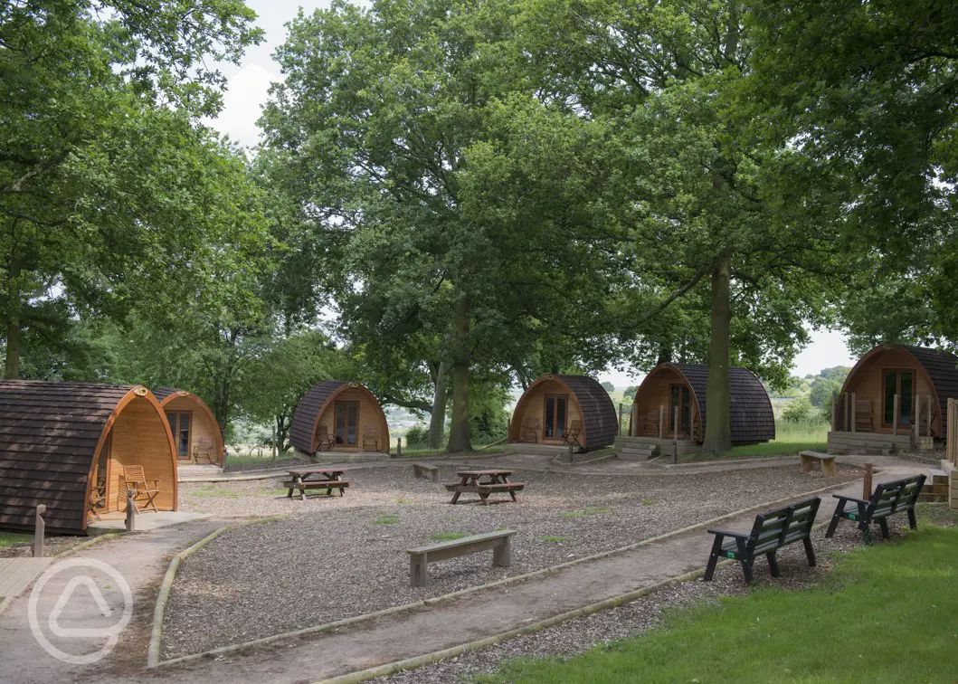Campsites near Whipsnade Zoo