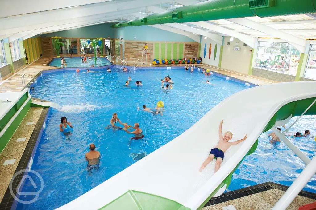 Campsites with swimming pools in Lincolnshire