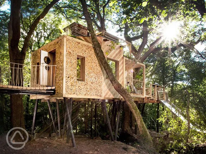 Treehouse Holidays In The Uk Treehouse Glamping