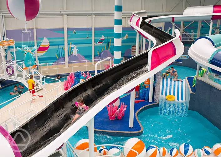 Caravan parks with swimming pools