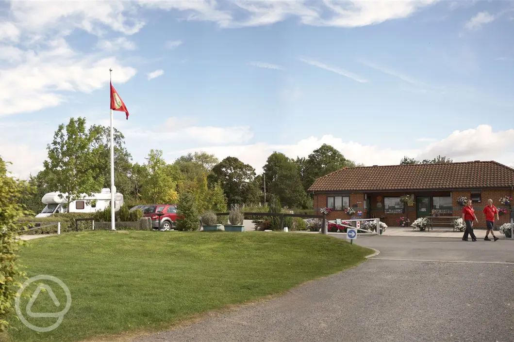 Caravan parks in the Cotswolds 45+ top Cotswold caravan sites