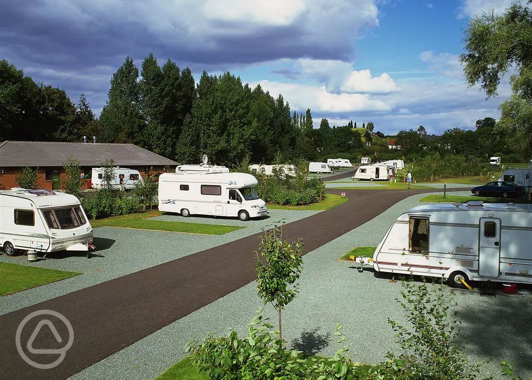 Caravan parks in the Cotswolds 45+ top Cotswold caravan sites