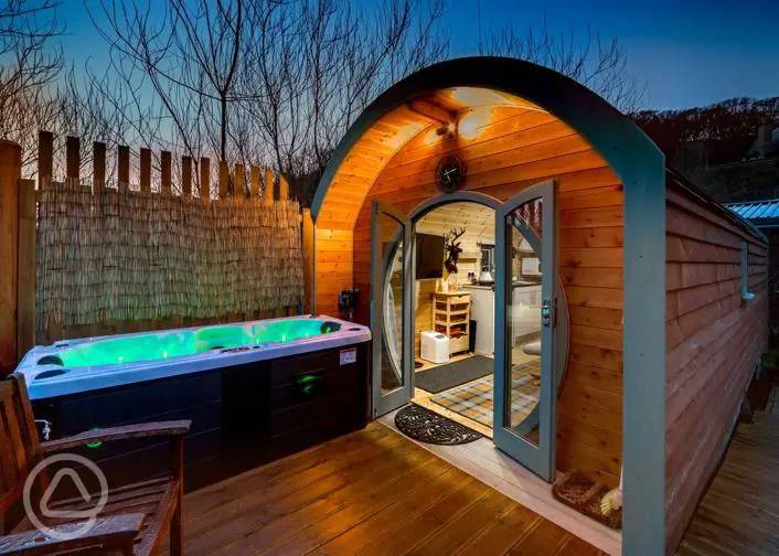 Glamping and camping pods with hot tubs in Scotland