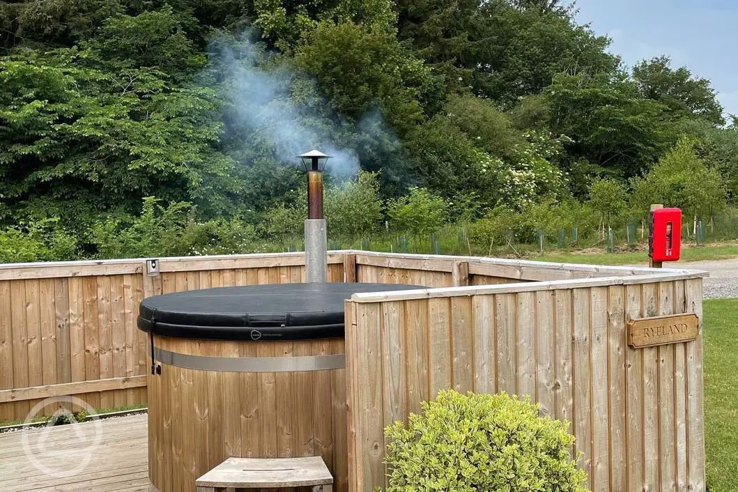 400+ Campsites with Hot Tubs