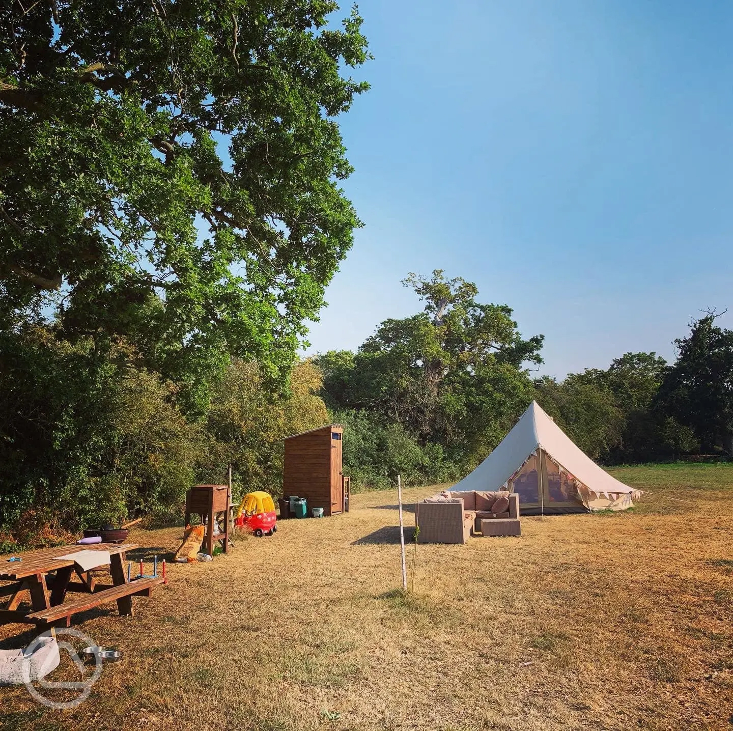 Gatehouse Barns Camping and Glamping in Peldon, Essex