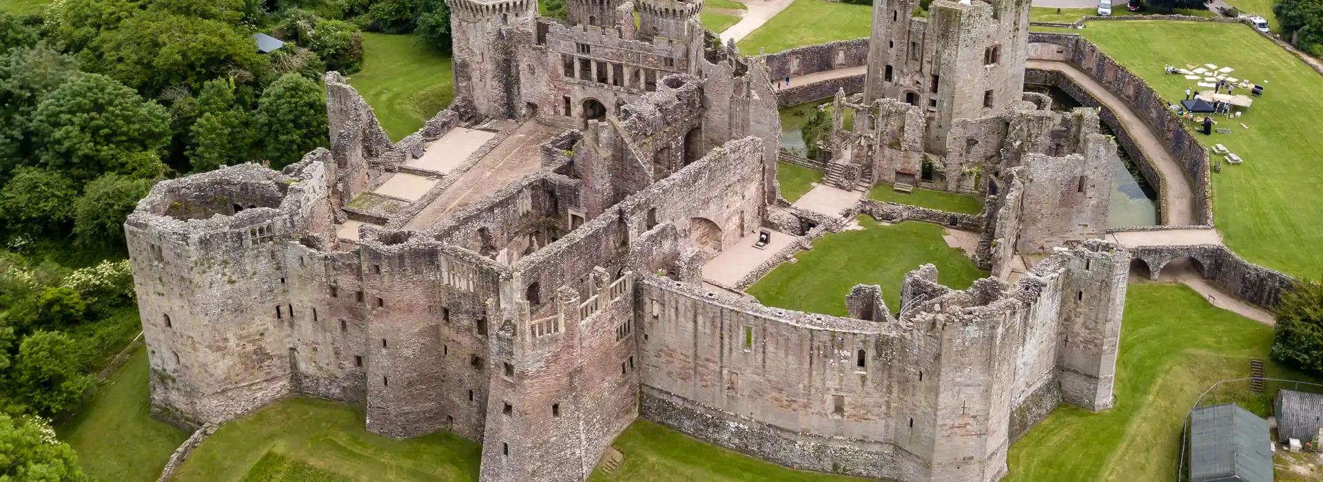 Campsites near Raglan Castle