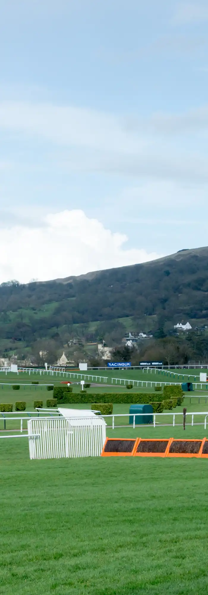 45+ campsites near Cheltenham Racecourse, Gloucestershire