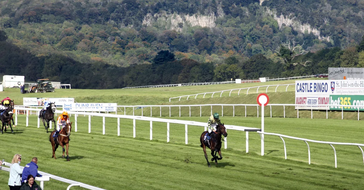 15+ campsites near Chepstow Racecourse