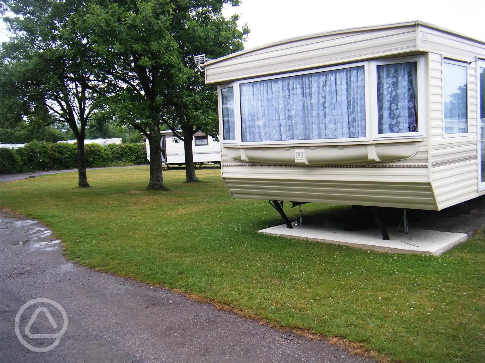 3 Bedroom Gold Caravans, 1 is kept pet free for those with allergies to pets