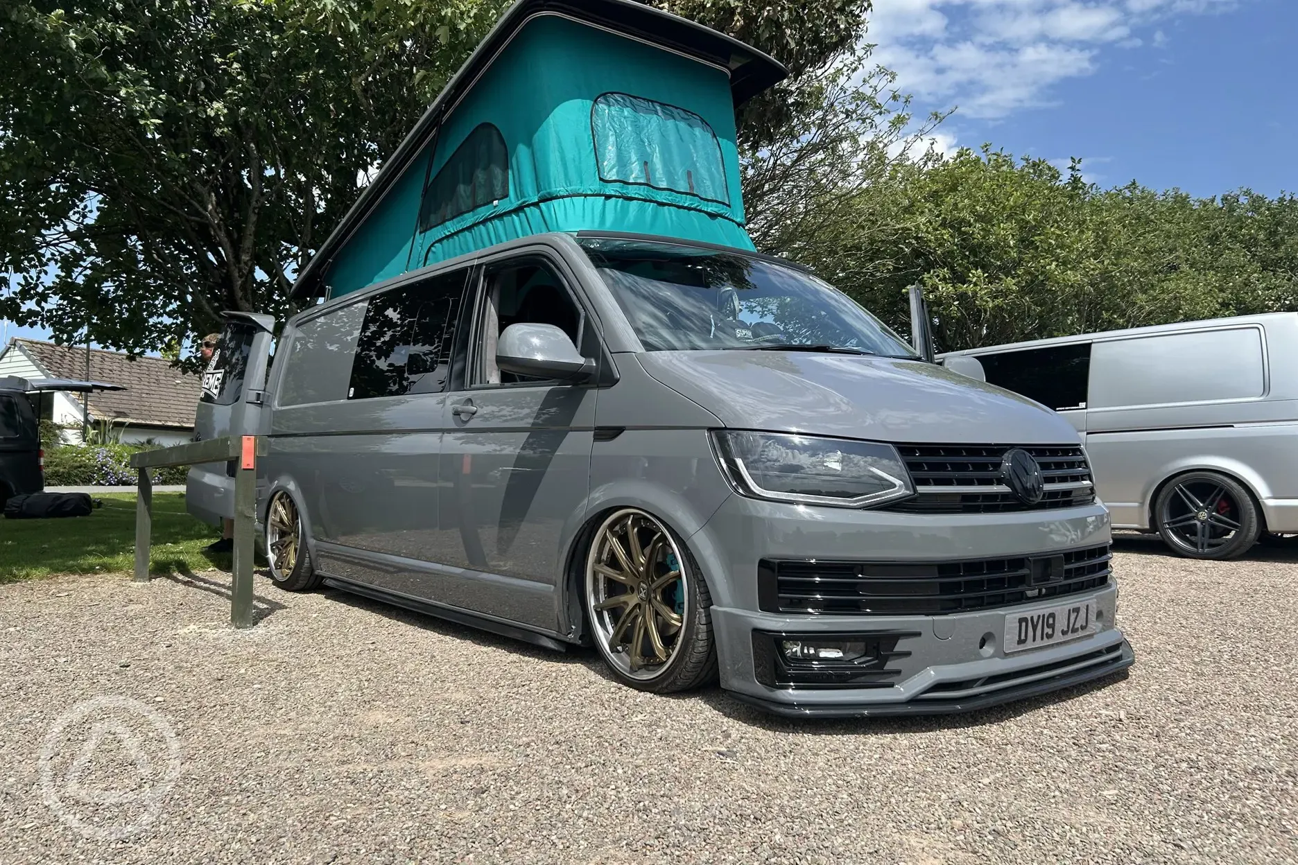 Electric gravel touring pitches with wooden dividers