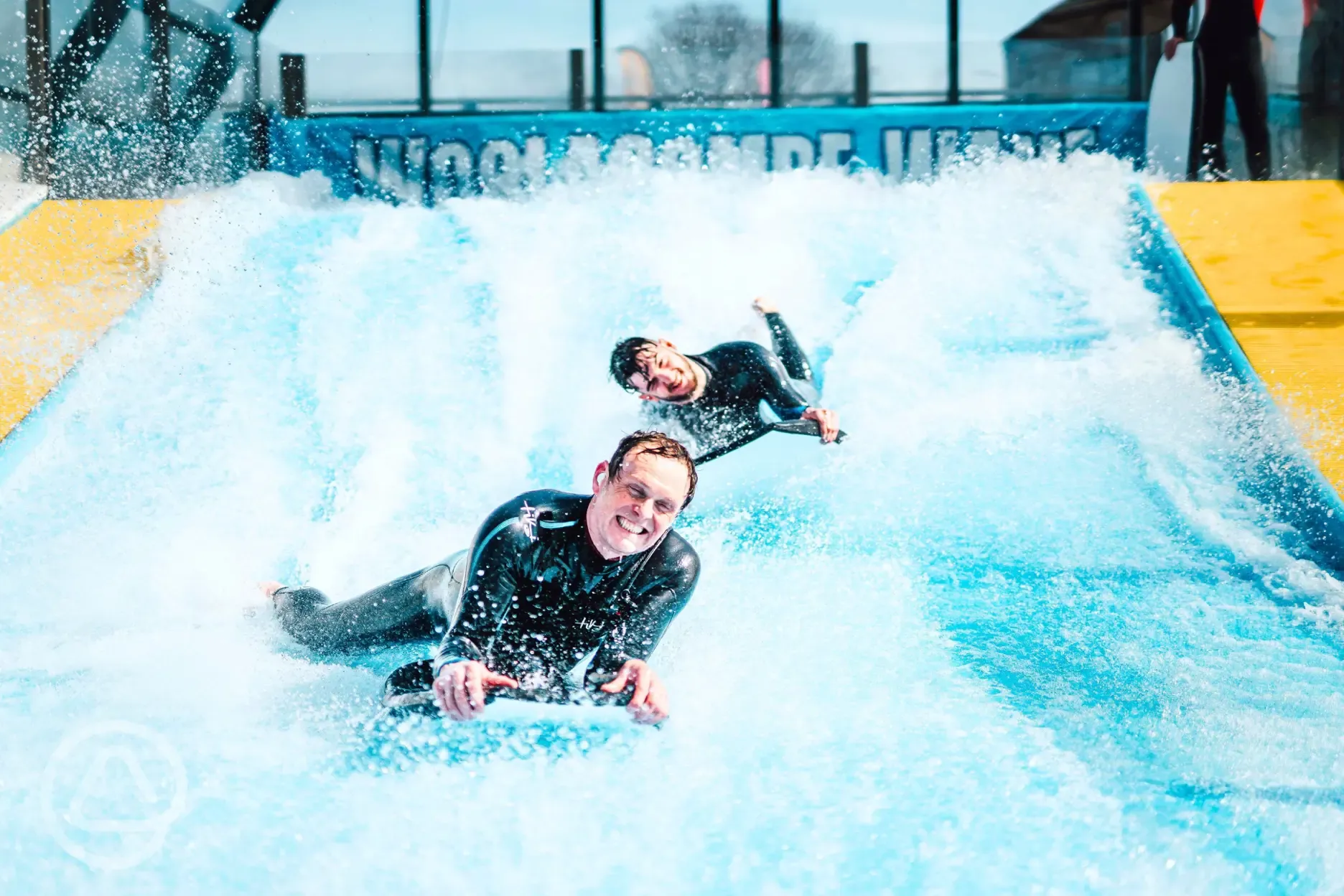 Wave surfing simulator with one hour sessions