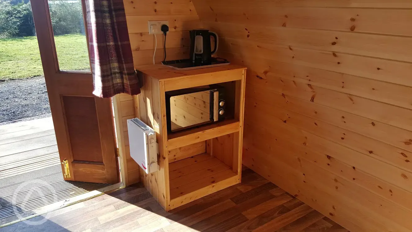 Camping pod equipped with kettle and microwave