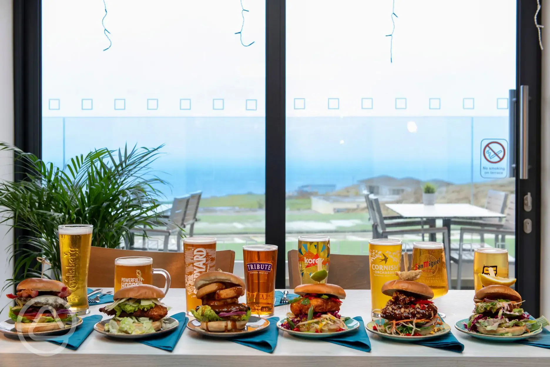 Onsite bar/restaurant - food and drink