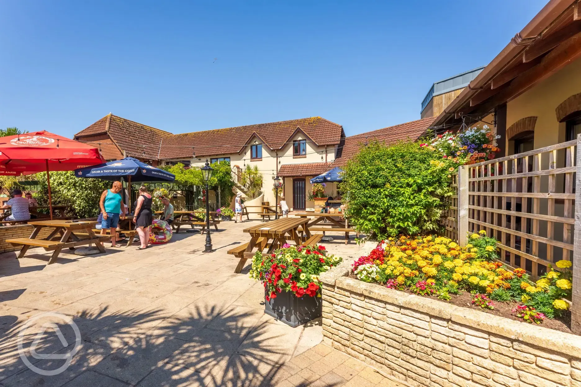 The Swan pub outdoor seating at Cofton Holidays