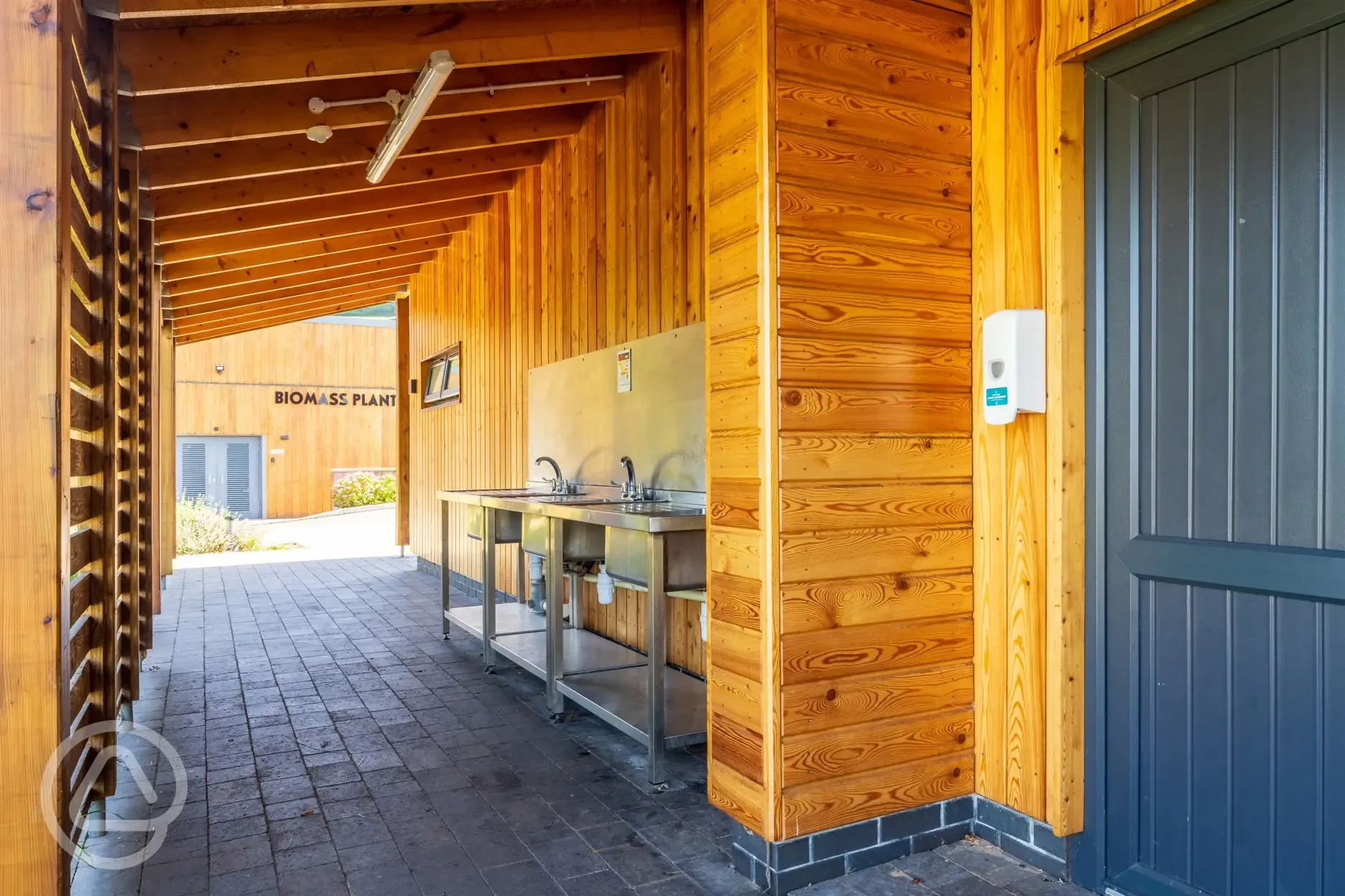 Washing up area located outside the facilities block