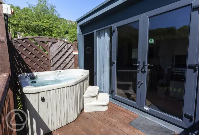 Studio pod with hot tub
