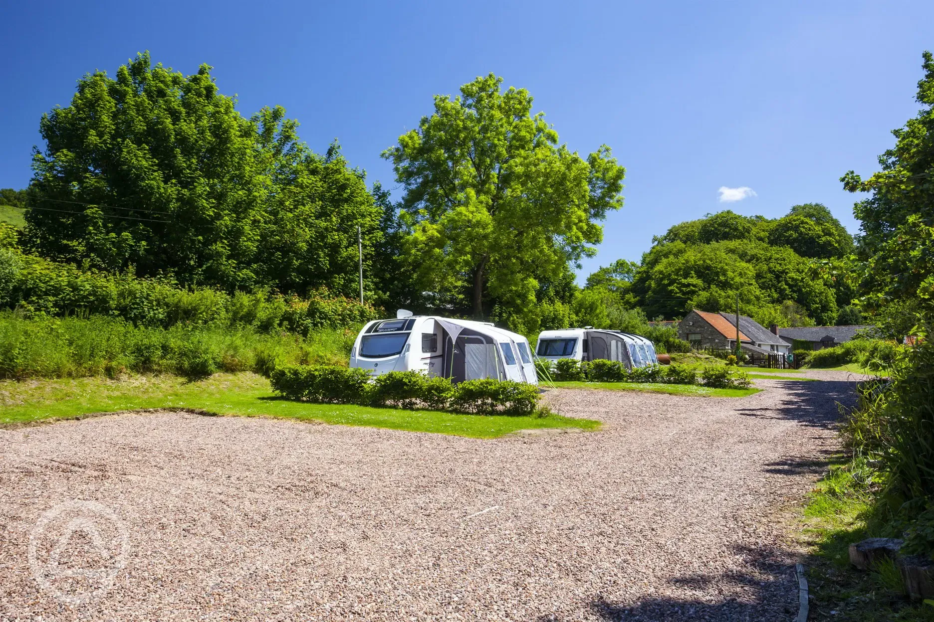 XL fully serviced touring and motorhome pitches