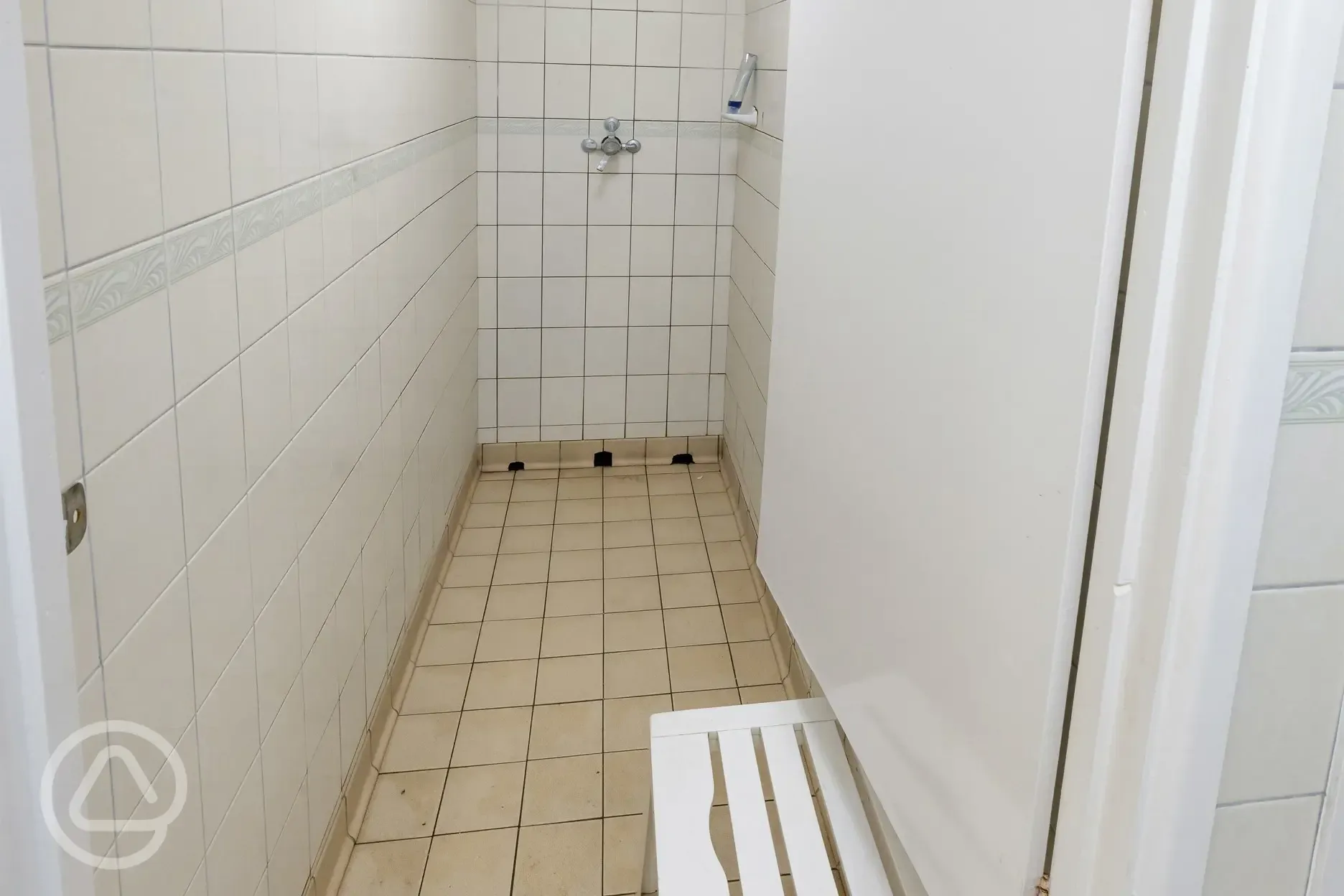 Private shower cubicles 