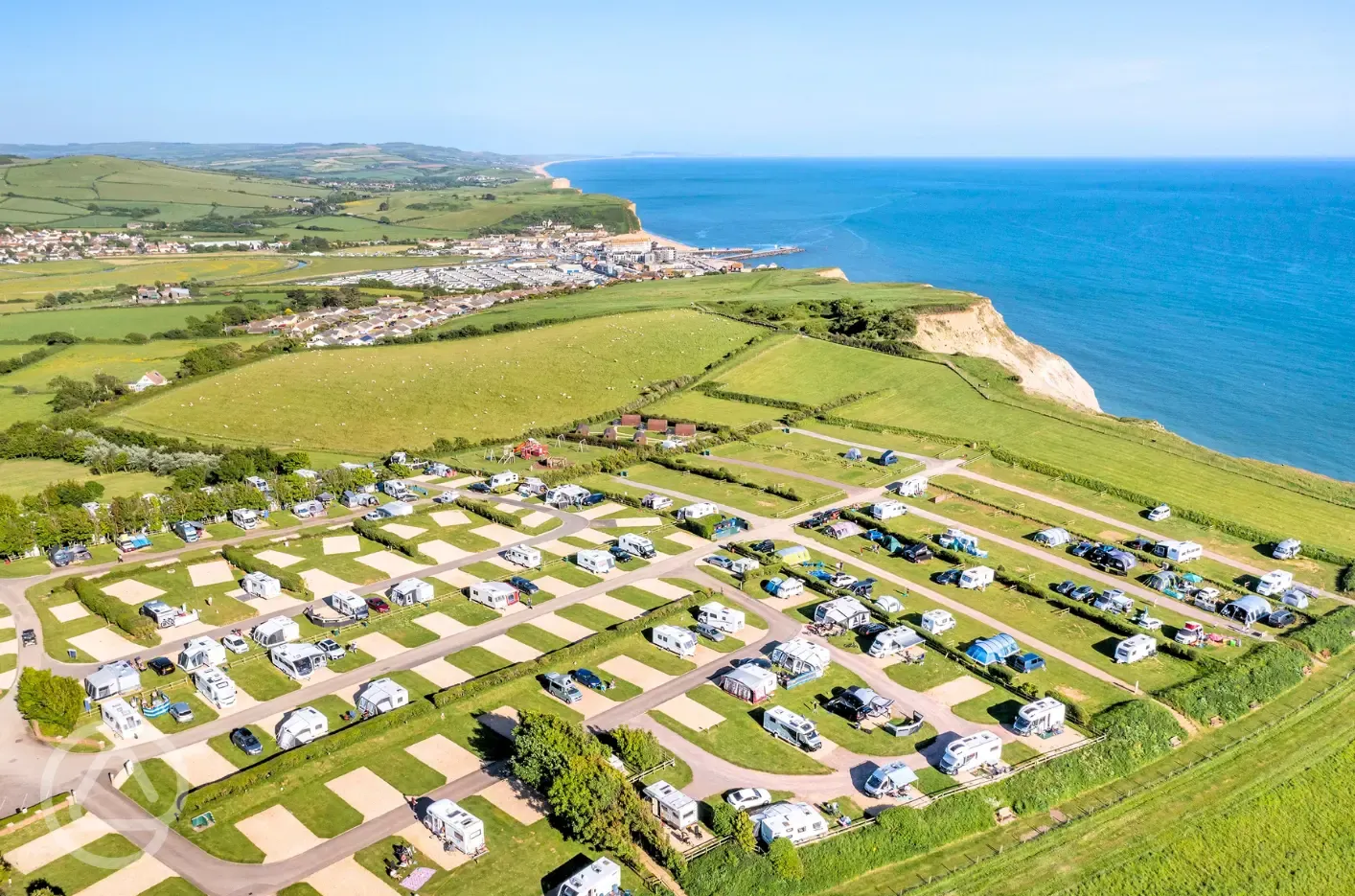 Electric gravel and fully serviced pitches at Highlands End Holiday Park