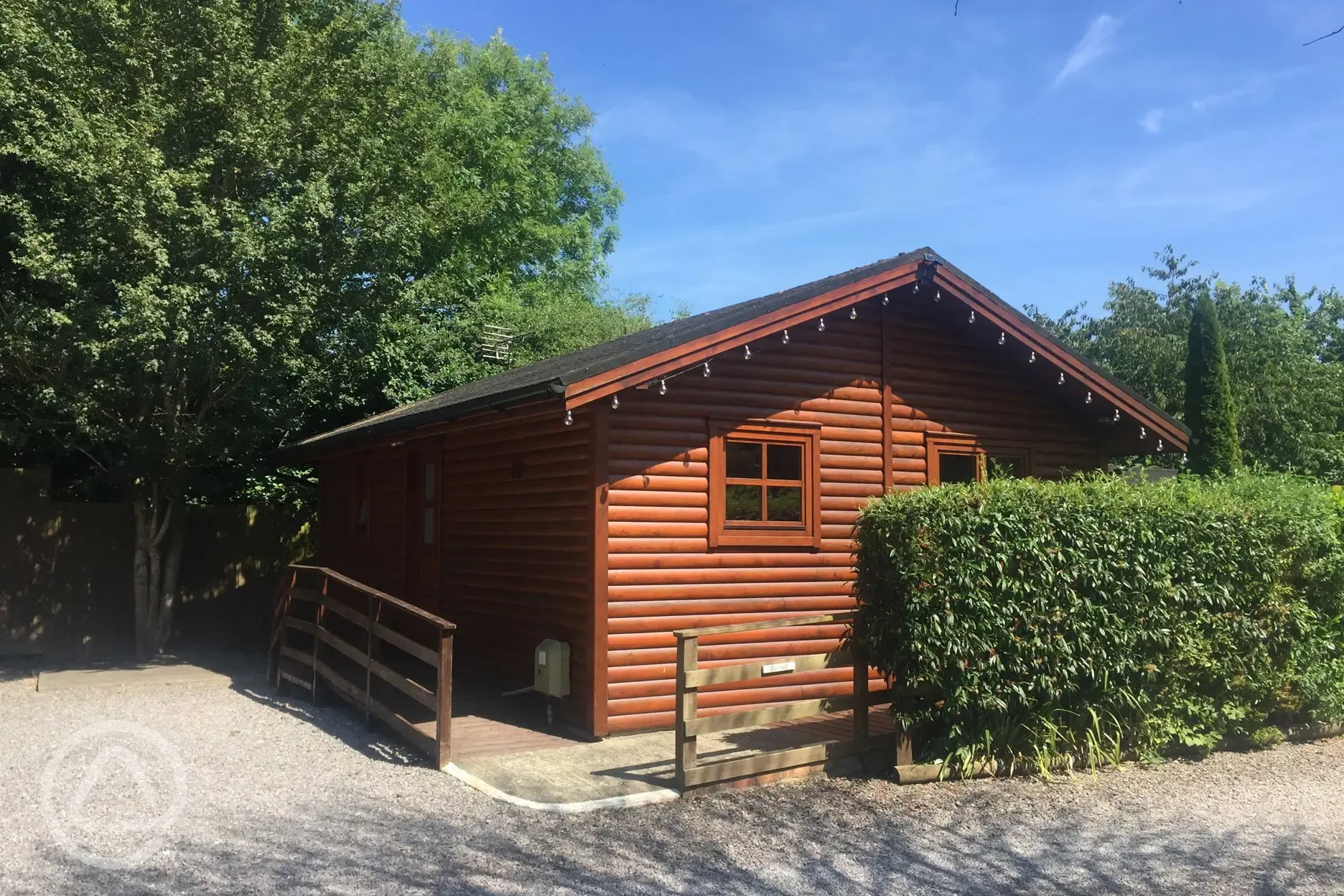 Lodge for hire sleeping up to 4 adults