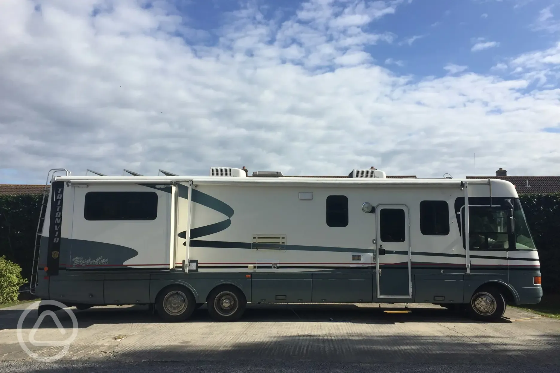 We can easily accommodate RVs of up to 40 feet