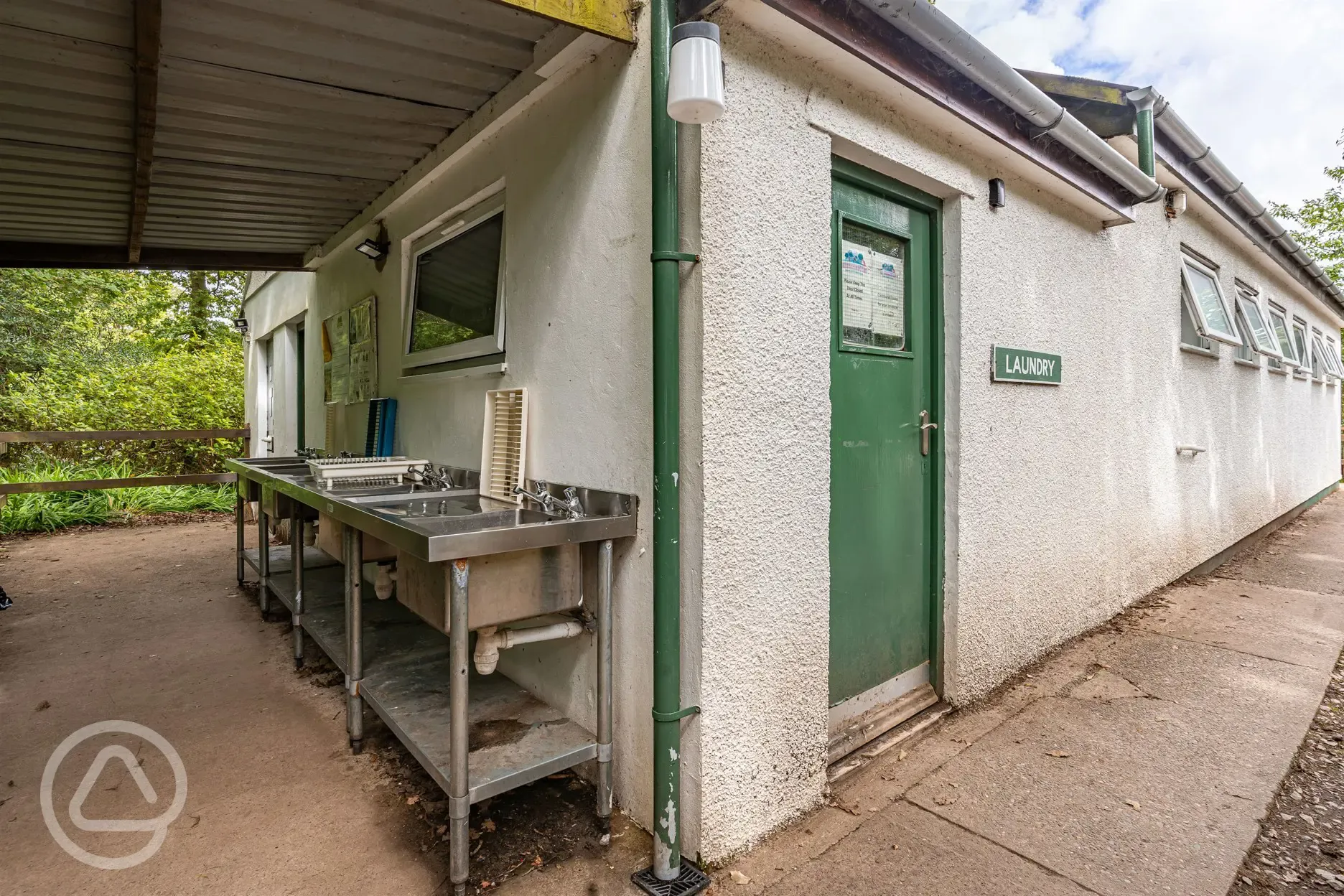 Outdoor covered washing up area