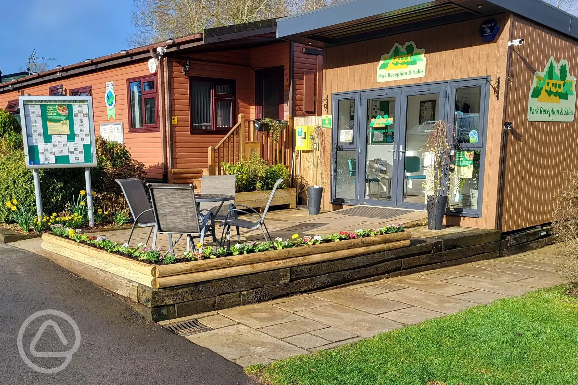 Reception with outdoor seating
