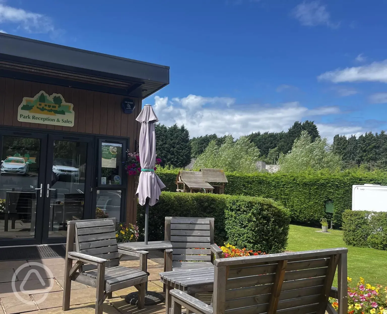 Reception with outdoor seating