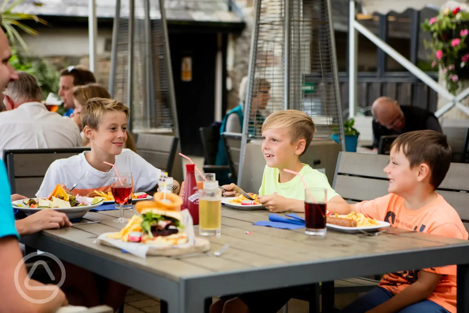 Food and drink in The Yard Bar (open May to October)
