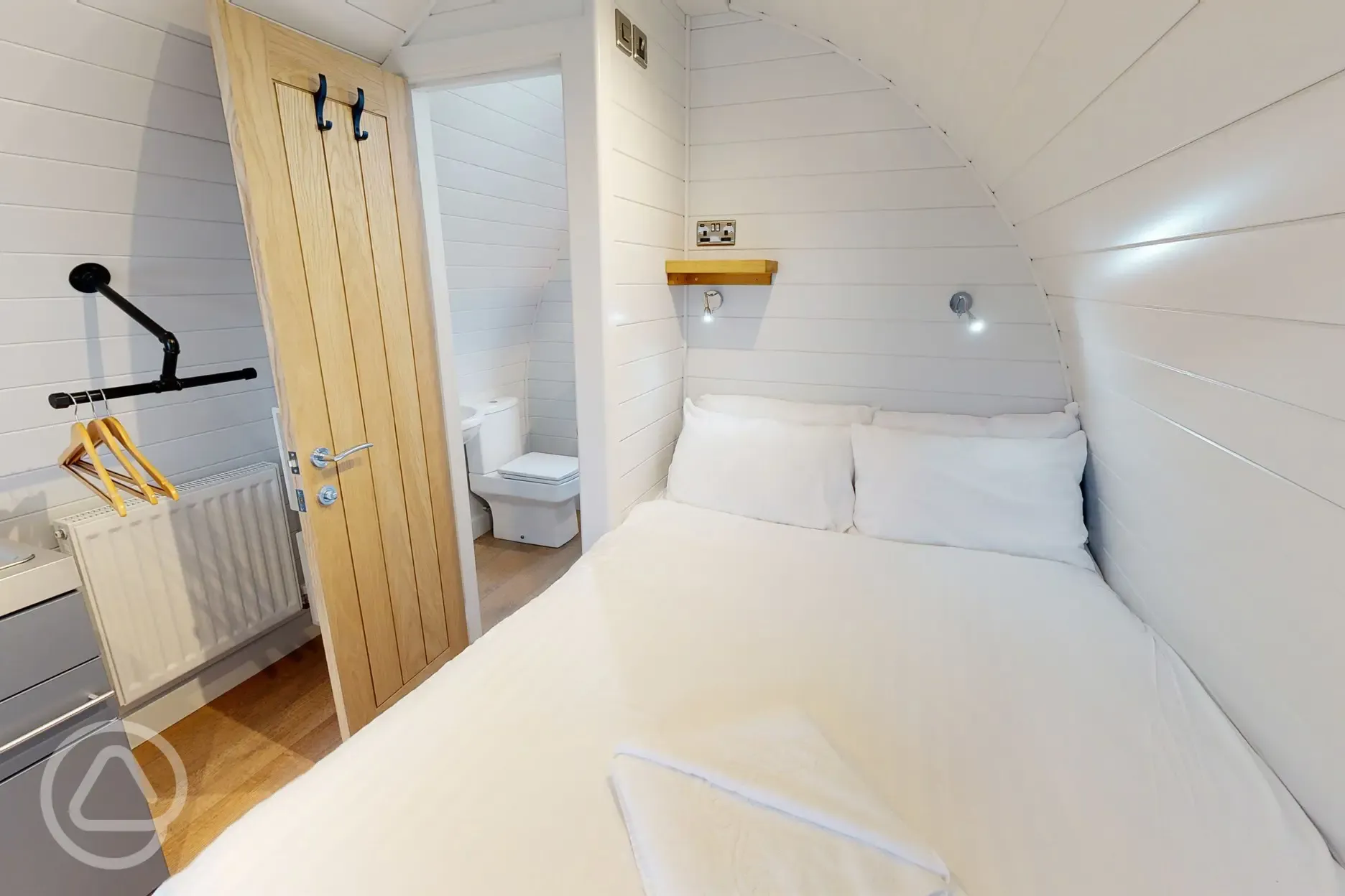 Glamping pod double bed