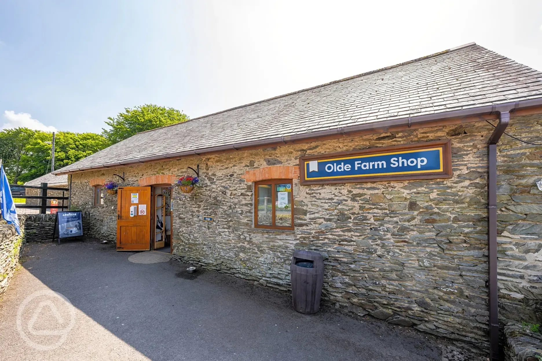 Olde Farm shop exterior