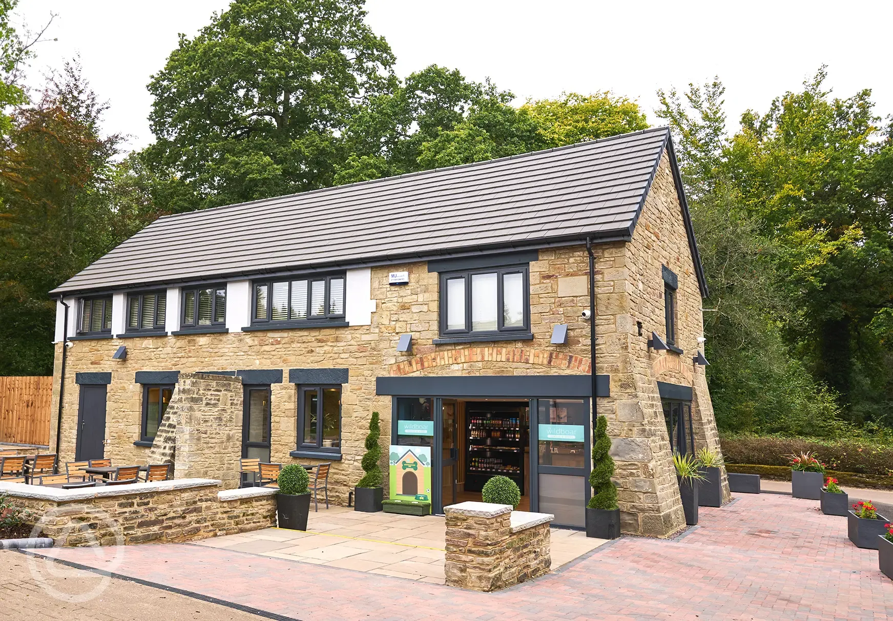 Wild Boar Coffee Shop (dog friendly)