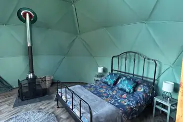Geodome double bed and furnishings (four persons)