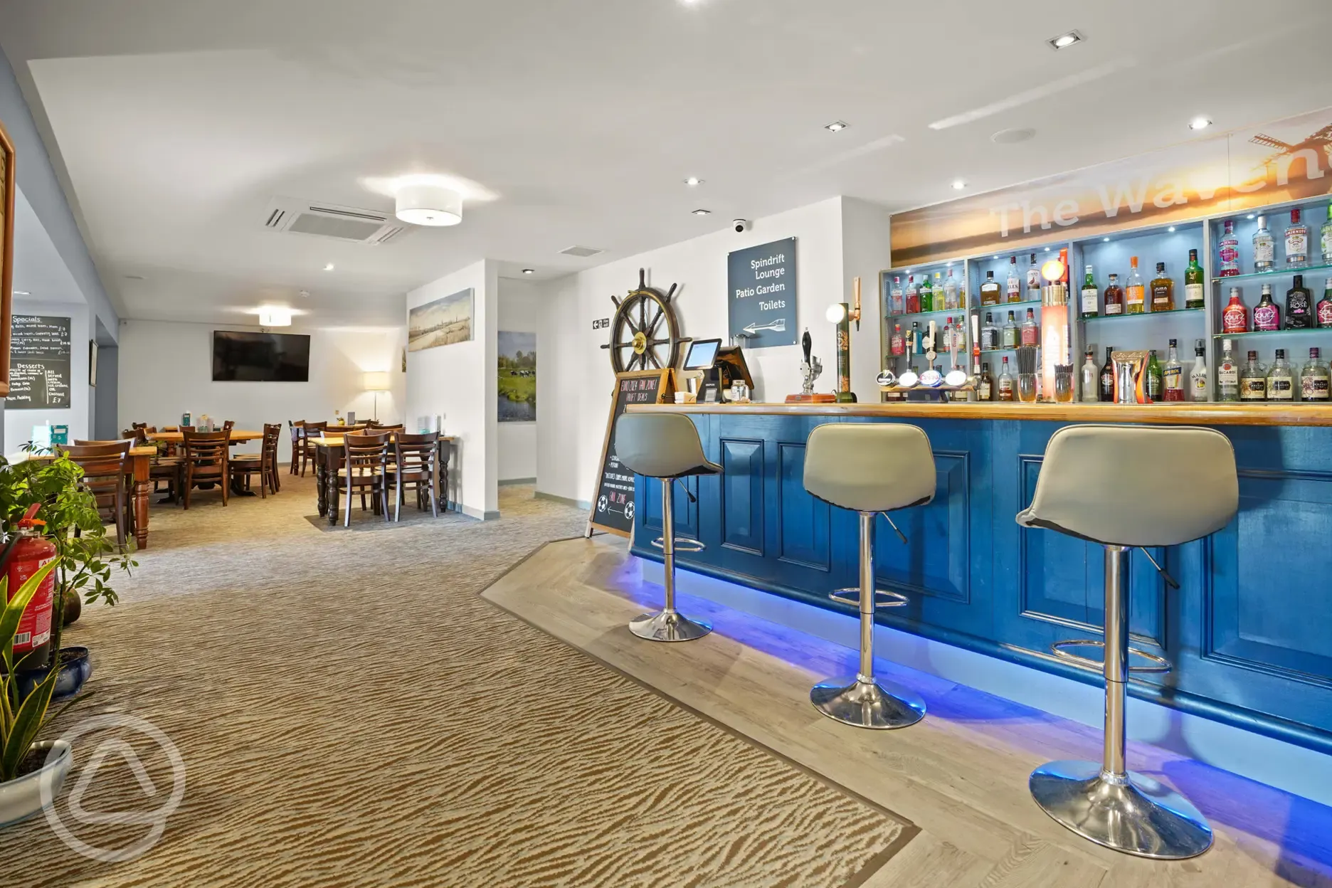 Waveney Inn bar serving a pub and breakfast menu