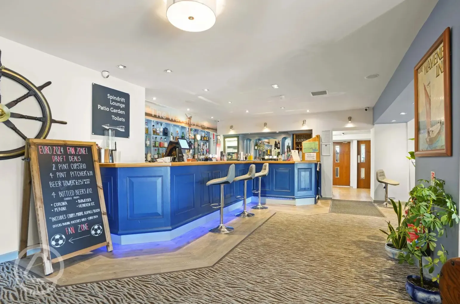 Waveney Inn bar (open daily, expect Wednesday evening)