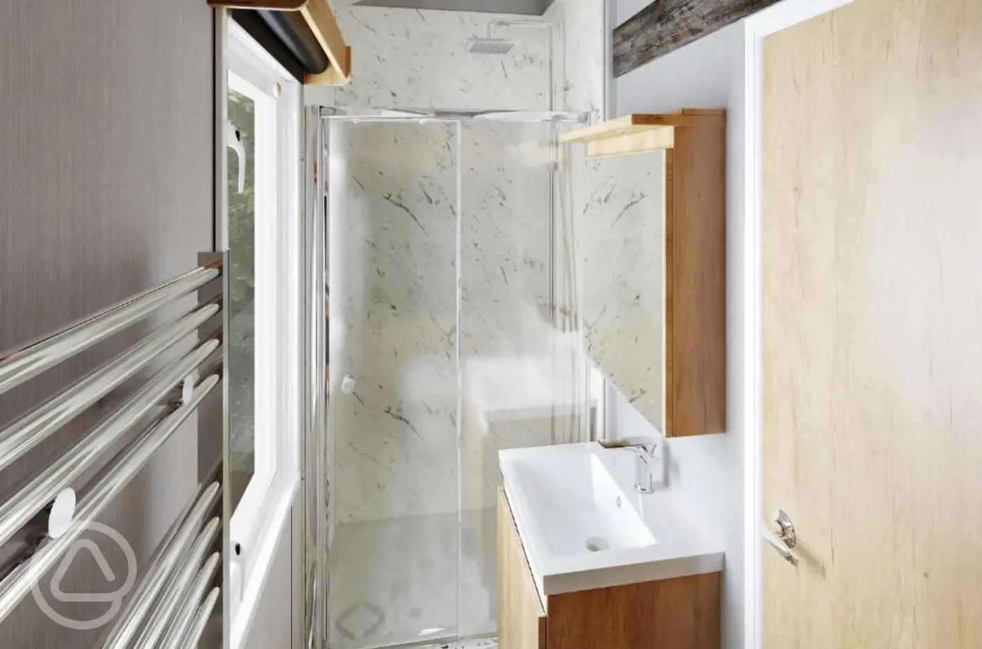Forest glamping pod ensuite bathroom