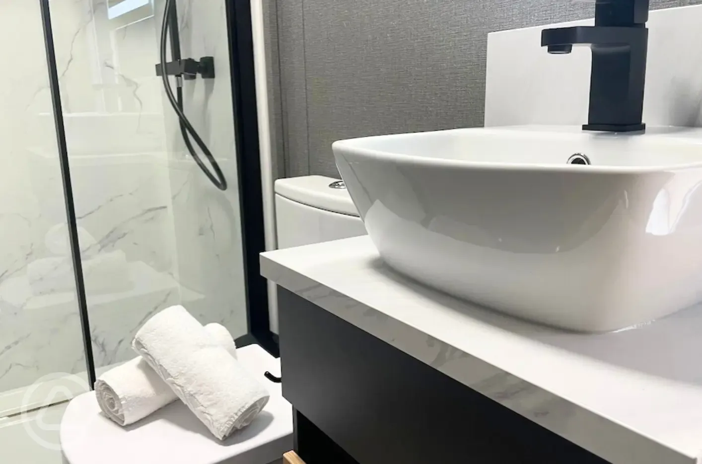 Forest glamping pod ensuite