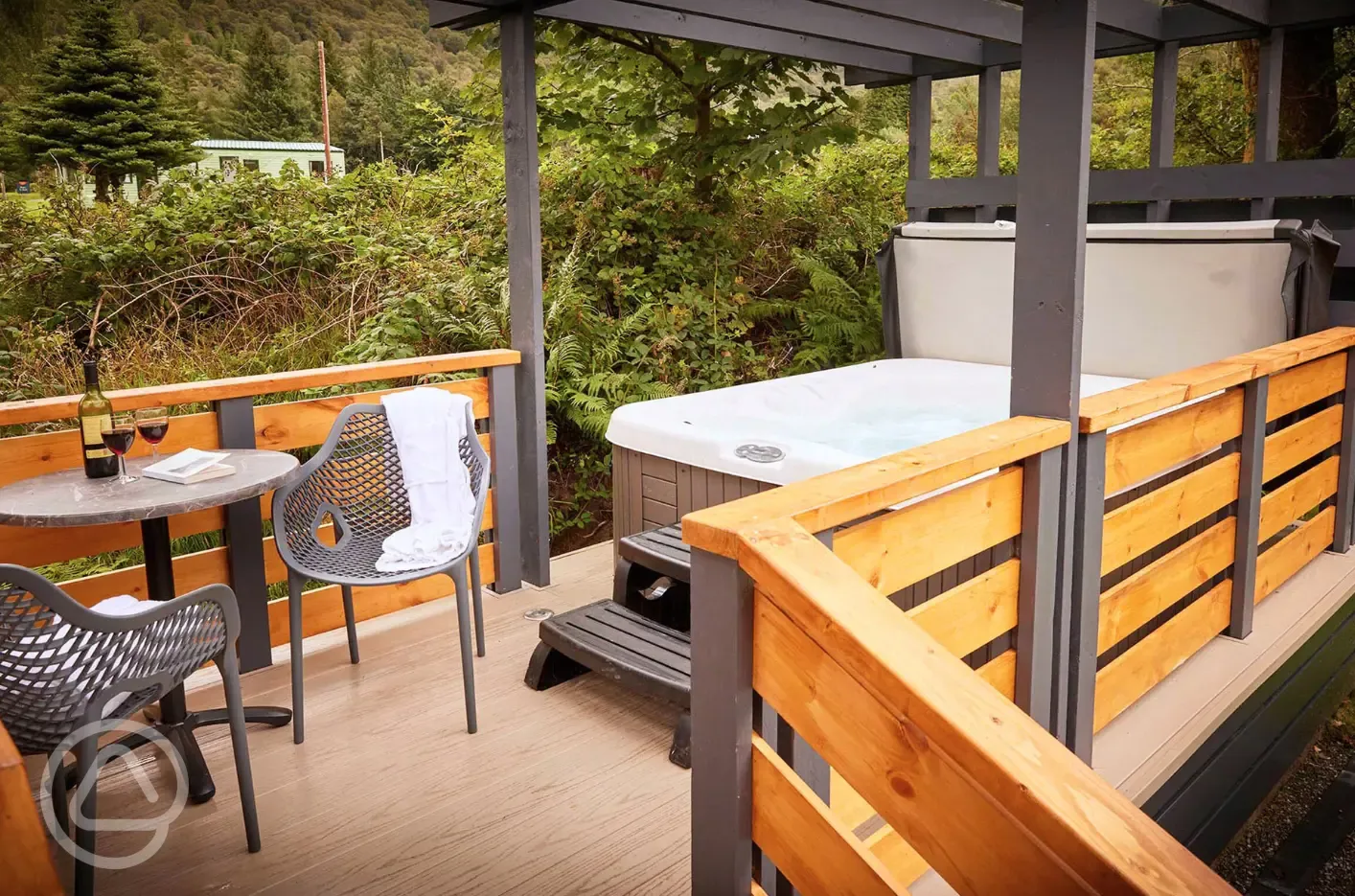Forest glamping pod private hot tub