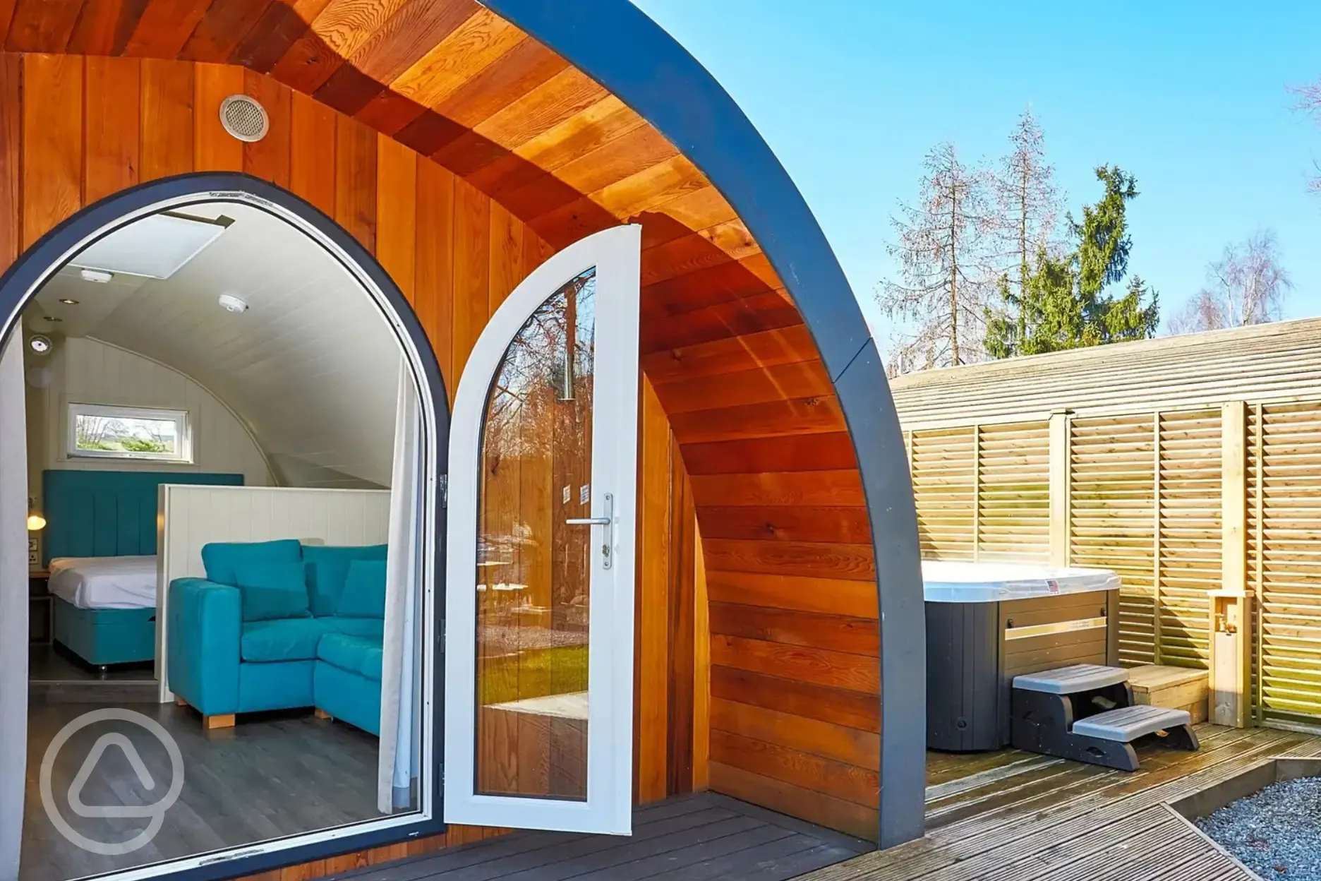 Superior ensuite glamping pods with electric hot tubs