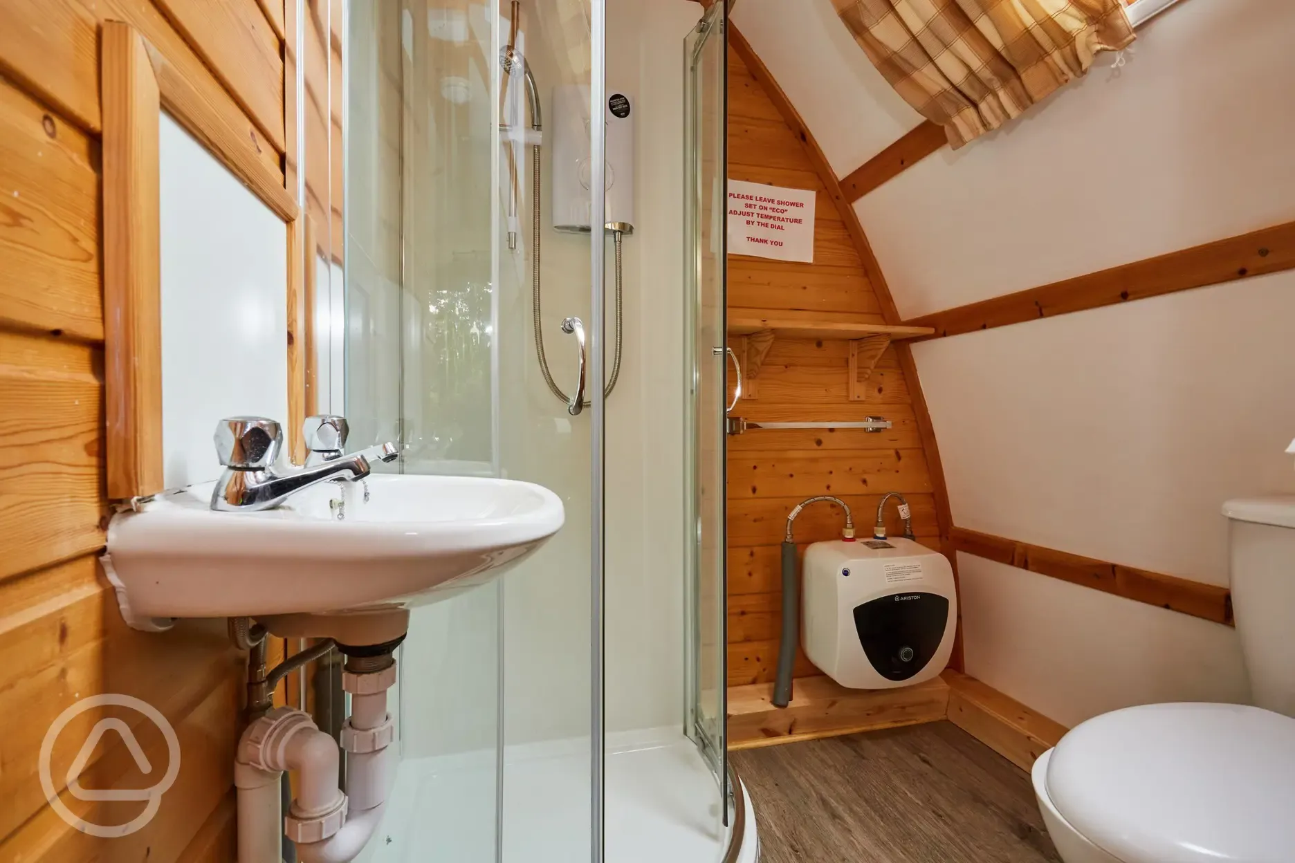 Ensuite glamping pod bathroom