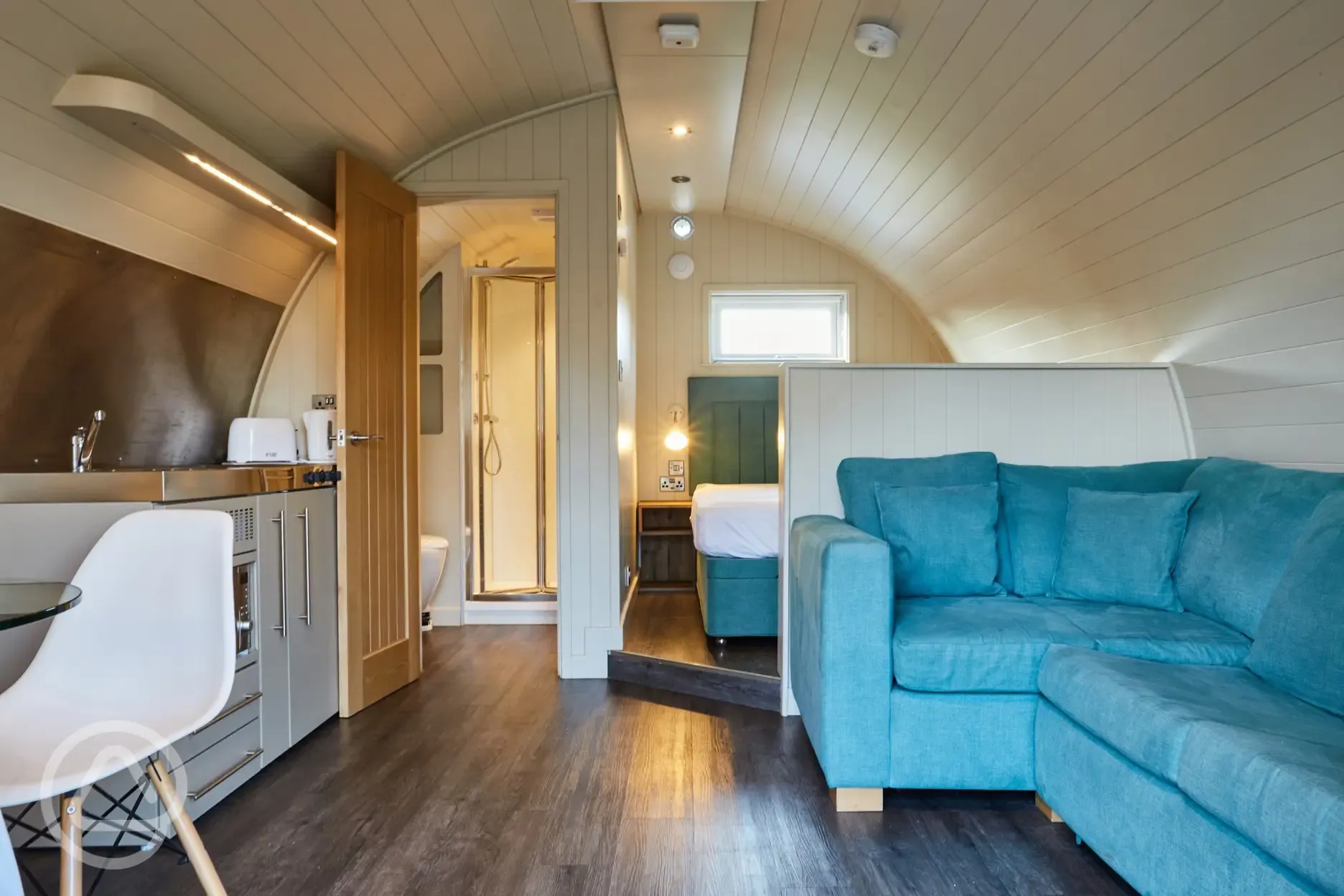 Superior ensuite glamping pod with electric hot tub- interior 