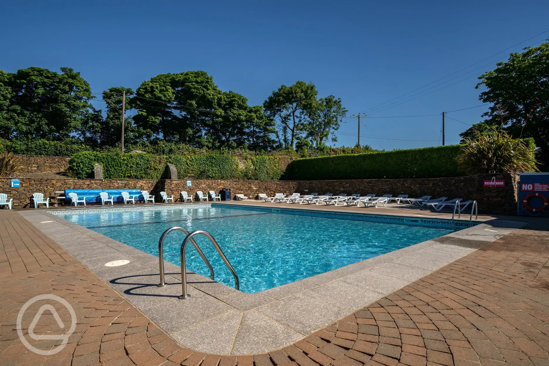 Outdoor swimming pool - open May to late September