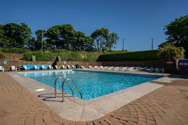 Heated outdoor swimming pool (open May to late September)