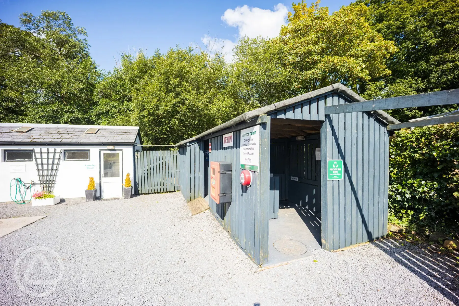 Service point and laundry room